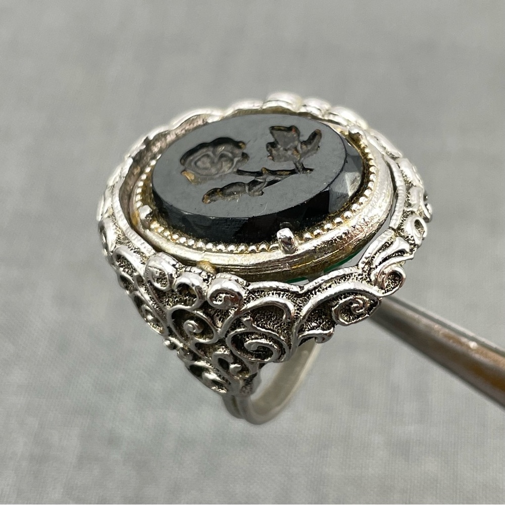 Vintage Sarah Coventry Reversible Peking Glass & Intaglio Cameo Hematite Ring 8 - Picture 3 of 8